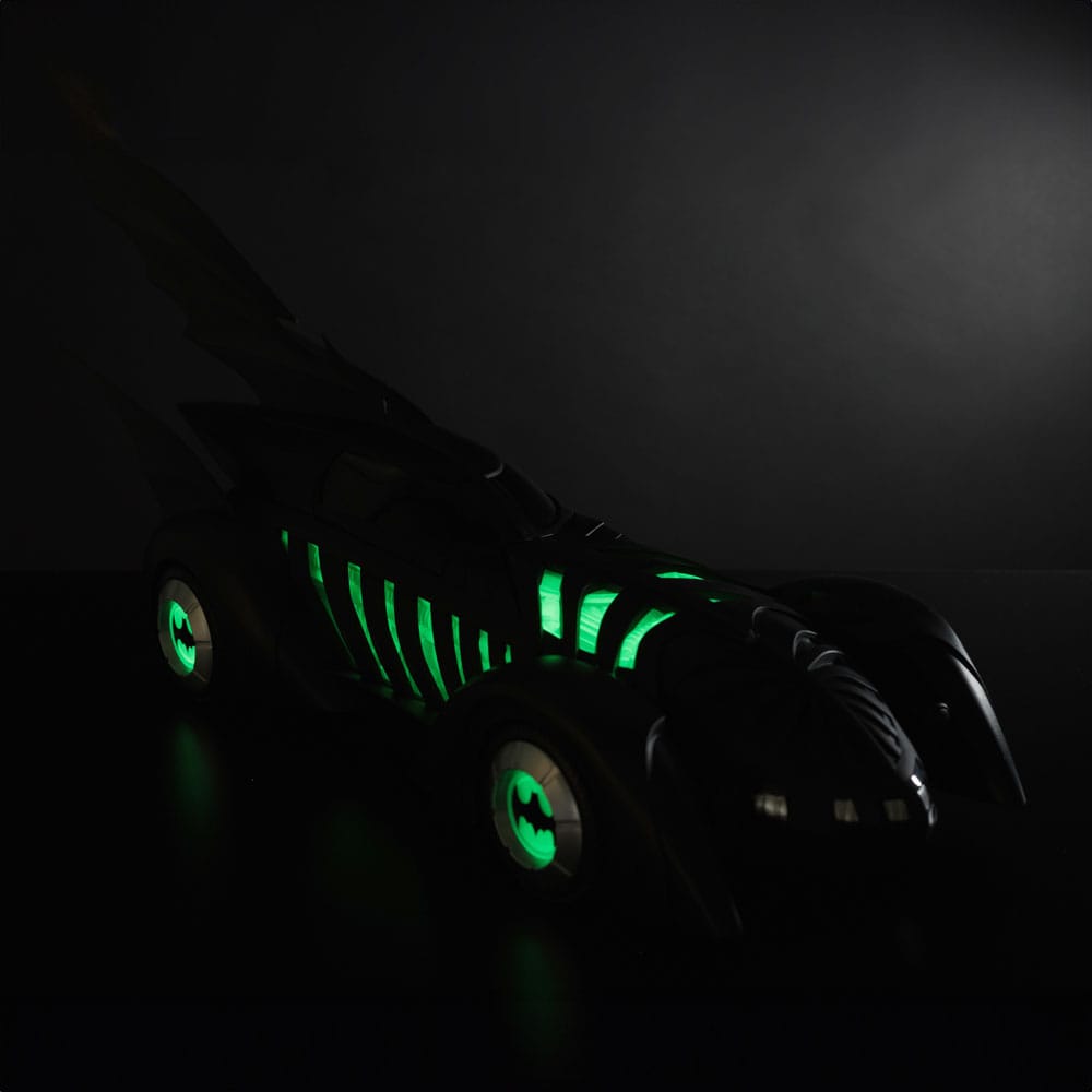 Batman Forever DC Multiverse Voertuig Batmobile Glow in the Dark Editie (Gouden Label) - Afbeelding 4